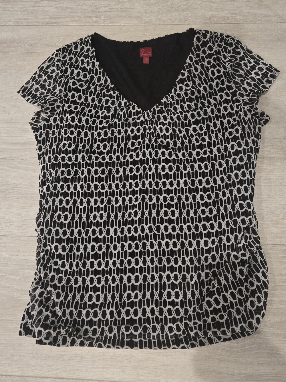 212 Collection Black and White Geometric V-Neck Blouse